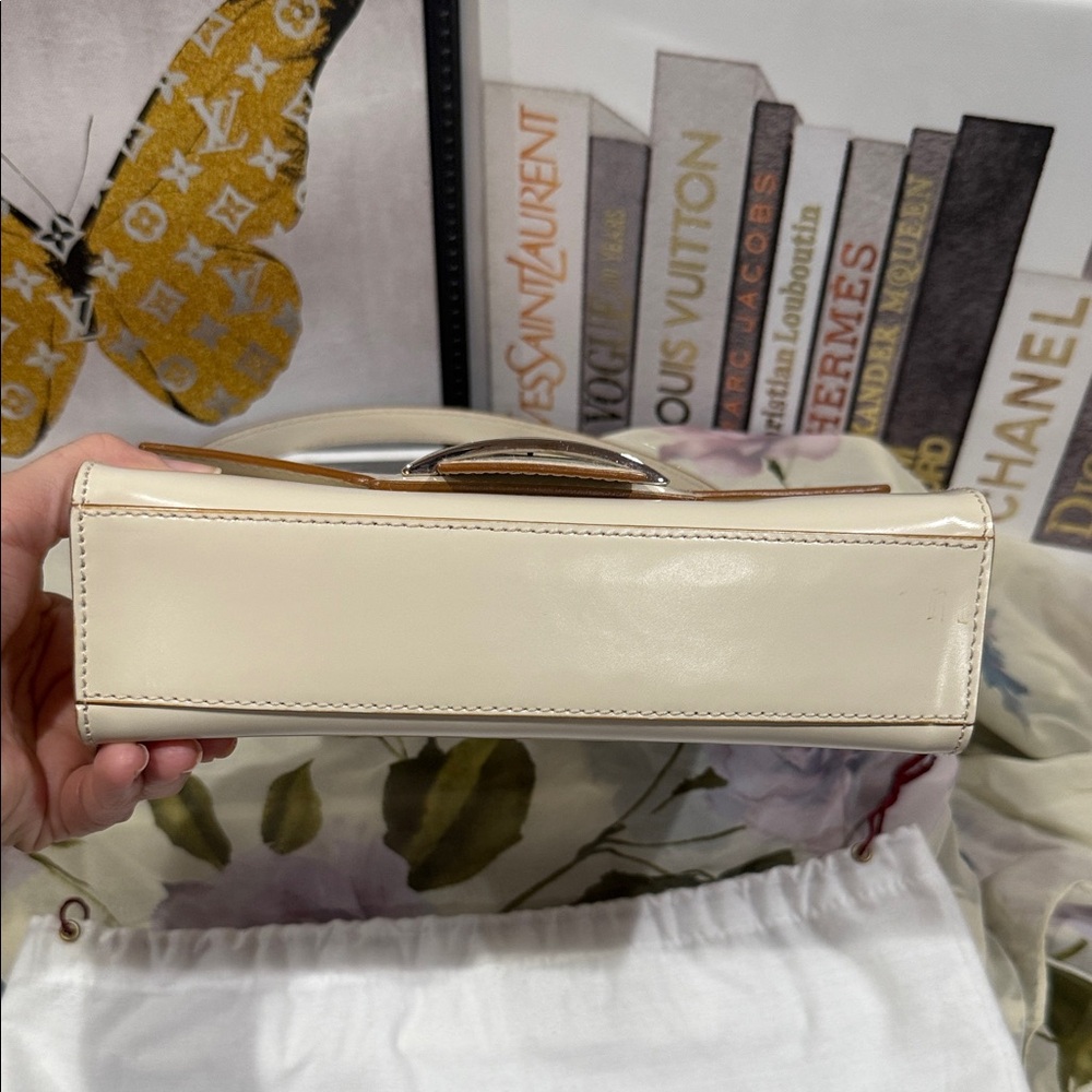 Salvatore Ferragamo Flap Buckle Shoulder Bag - Picture 12 of 17